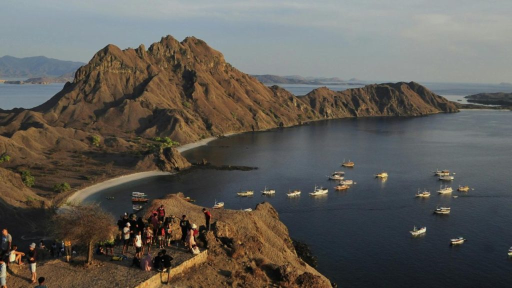 Indonesia Implements Visitor Cap in National Parks to Enhance Conservation Efforts